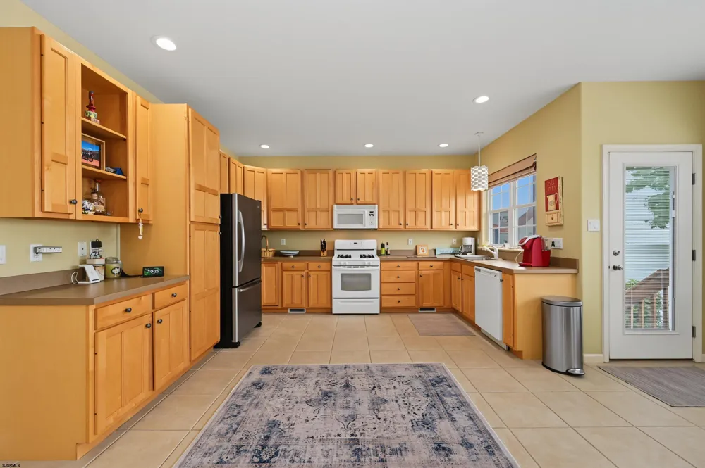 231 S 10th St Brigantine, NJ 08203