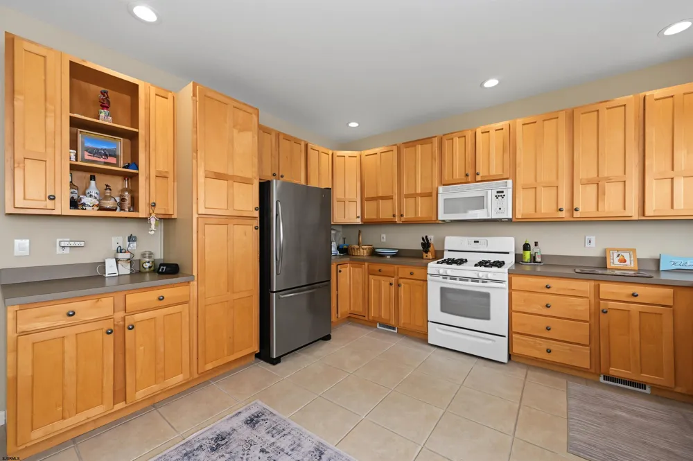 231 S 10th St Brigantine, NJ 08203