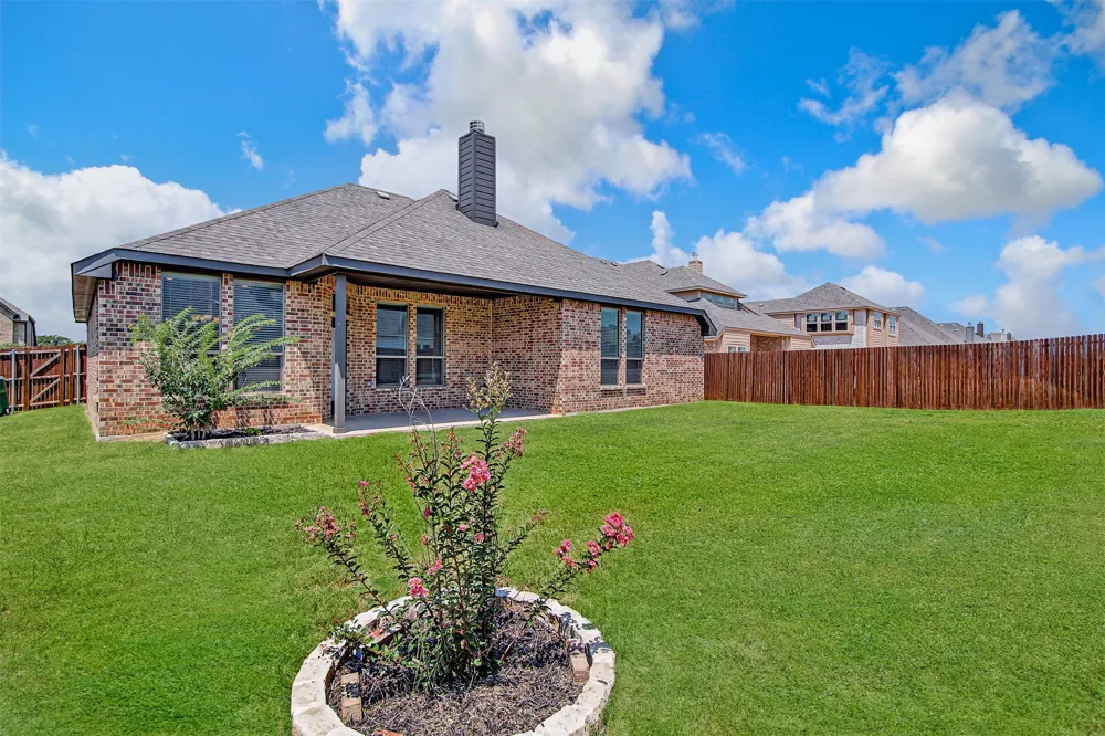 112 Mockingbird Hill Drive Joshua, TX 76058