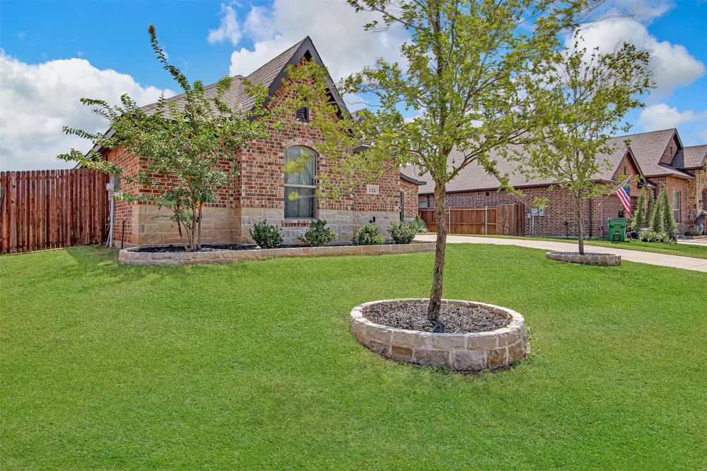 112 Mockingbird Hill Drive Joshua, TX 76058