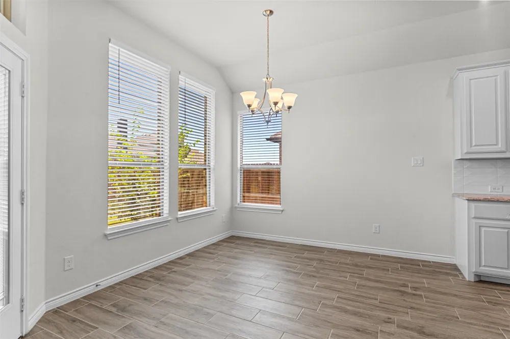 112 Mockingbird Hill Drive Joshua, TX 76058