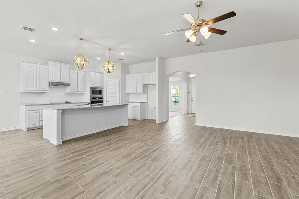 112 Mockingbird Hill Drive Joshua, TX 76058
