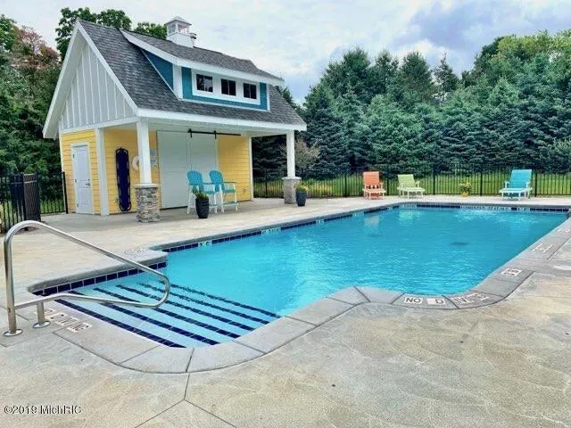 8241 Thimbleweed Trail Kalamazoo, MI 49009