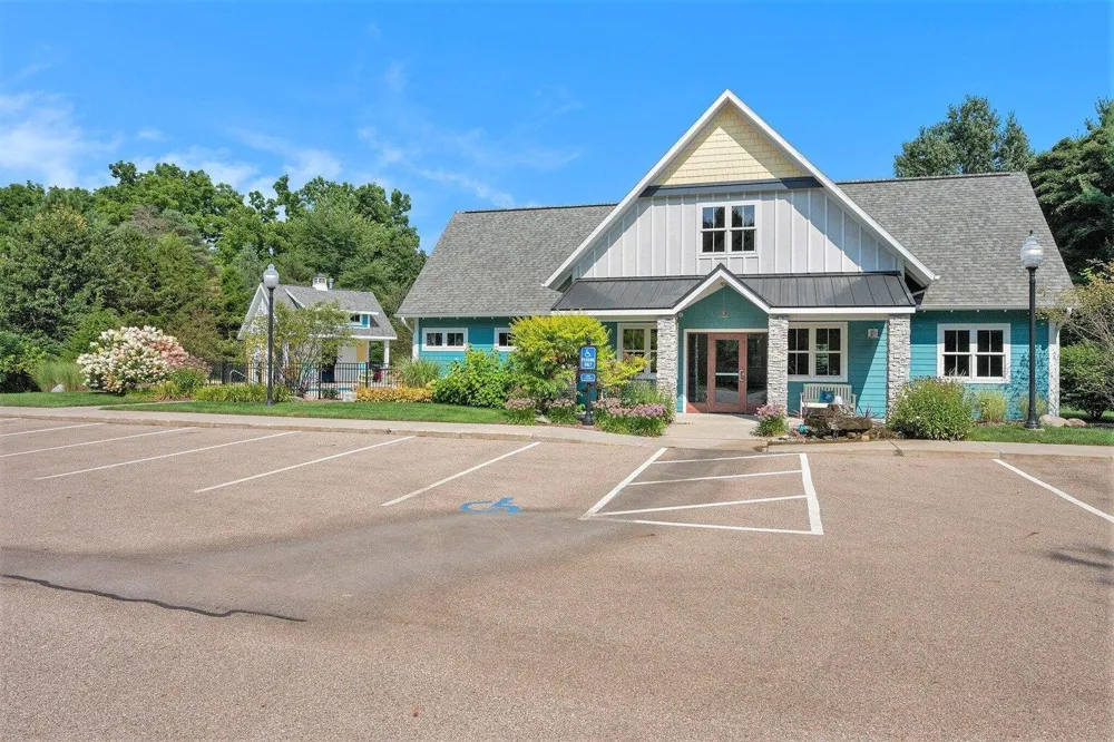 8241 Thimbleweed Trail Kalamazoo, MI 49009