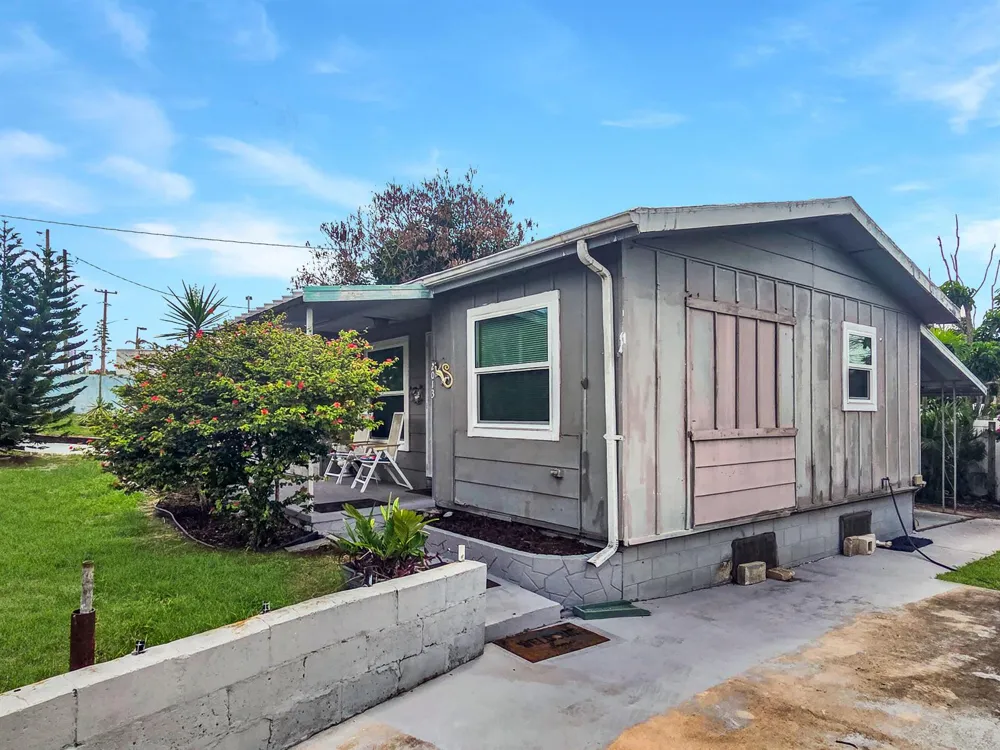 2013 SAINT LUCIE BOULEVARD Fort Pierce, FL 34946