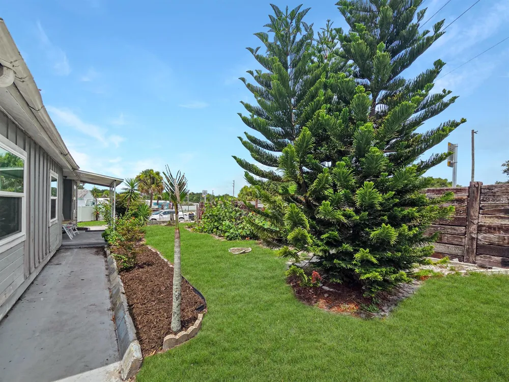 2013 SAINT LUCIE BOULEVARD Fort Pierce, FL 34946