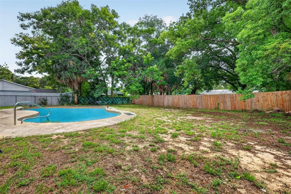 1877 WAYSIDE DRIVE Orlando, FL 32818