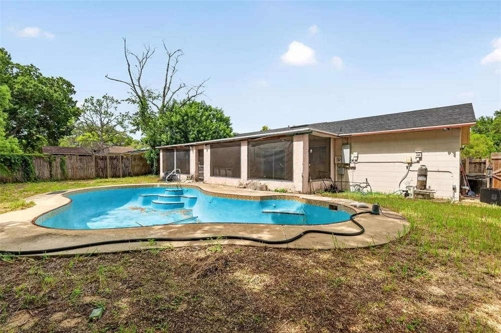 1877 WAYSIDE DRIVE Orlando, FL 32818