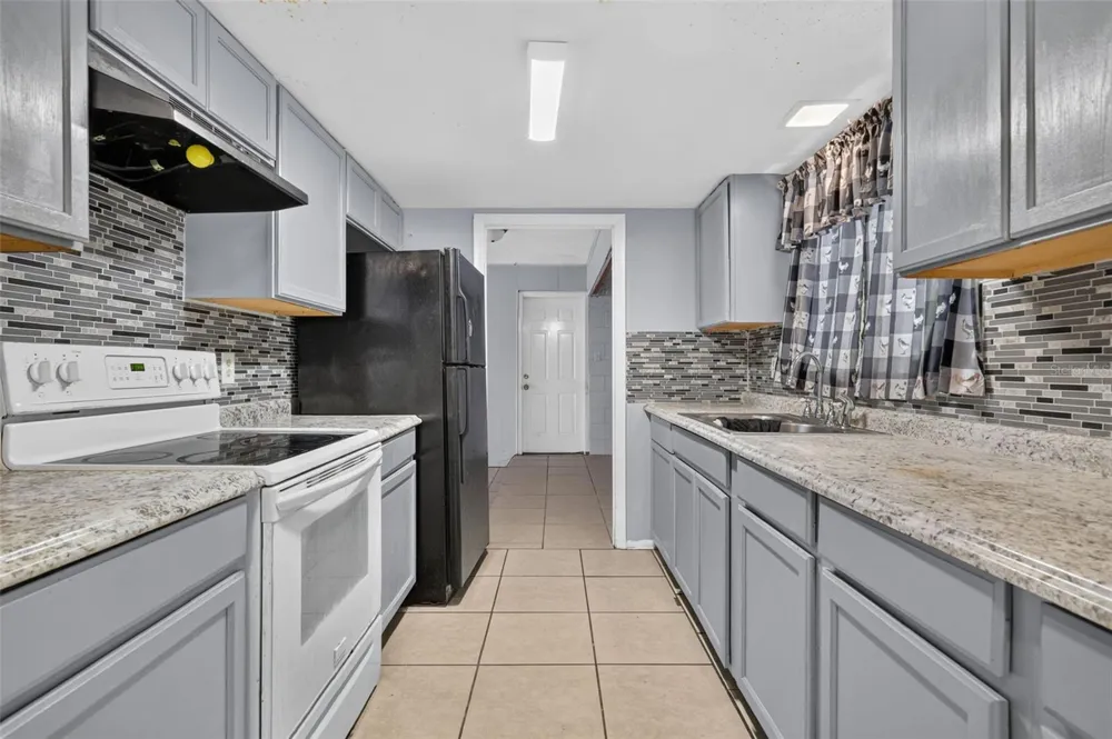 1877 WAYSIDE DRIVE Orlando, FL 32818