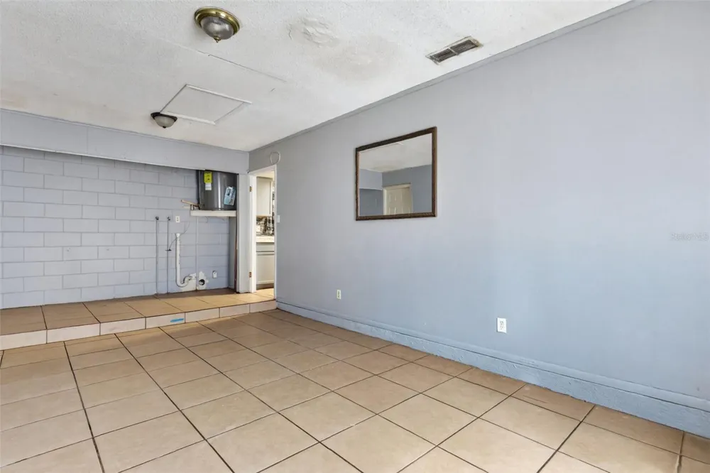 1877 WAYSIDE DRIVE Orlando, FL 32818