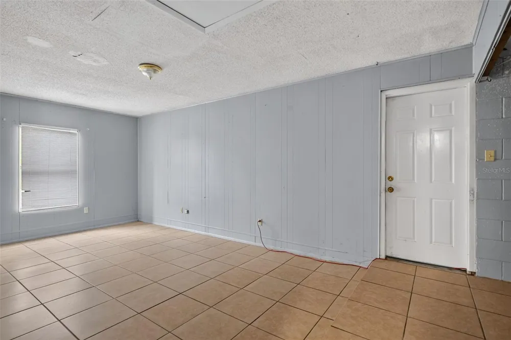 1877 WAYSIDE DRIVE Orlando, FL 32818