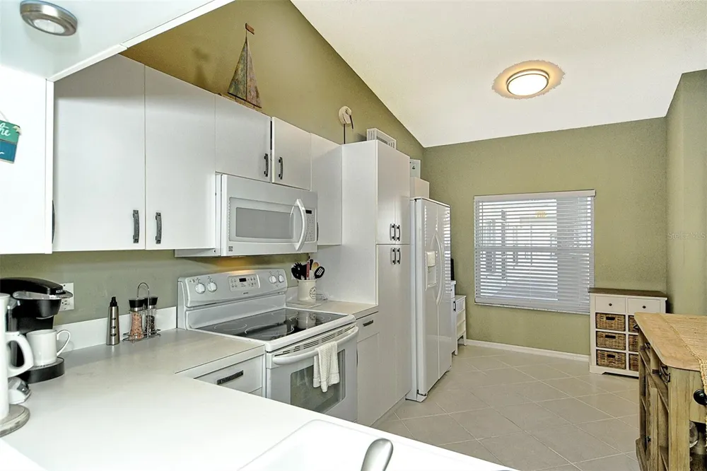 9610 CLUB SOUTH CIRCLE #4302 Sarasota, FL 34238