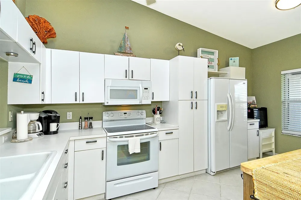 9610 CLUB SOUTH CIRCLE #4302 Sarasota, FL 34238