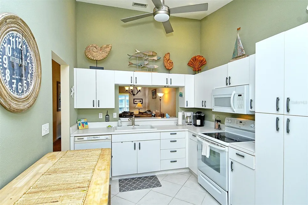 9610 CLUB SOUTH CIRCLE #4302 Sarasota, FL 34238