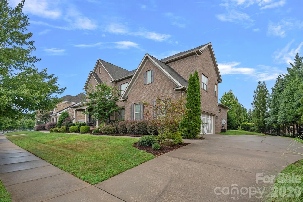 8211 Caesars Head Drive Waxhaw, NC 28173