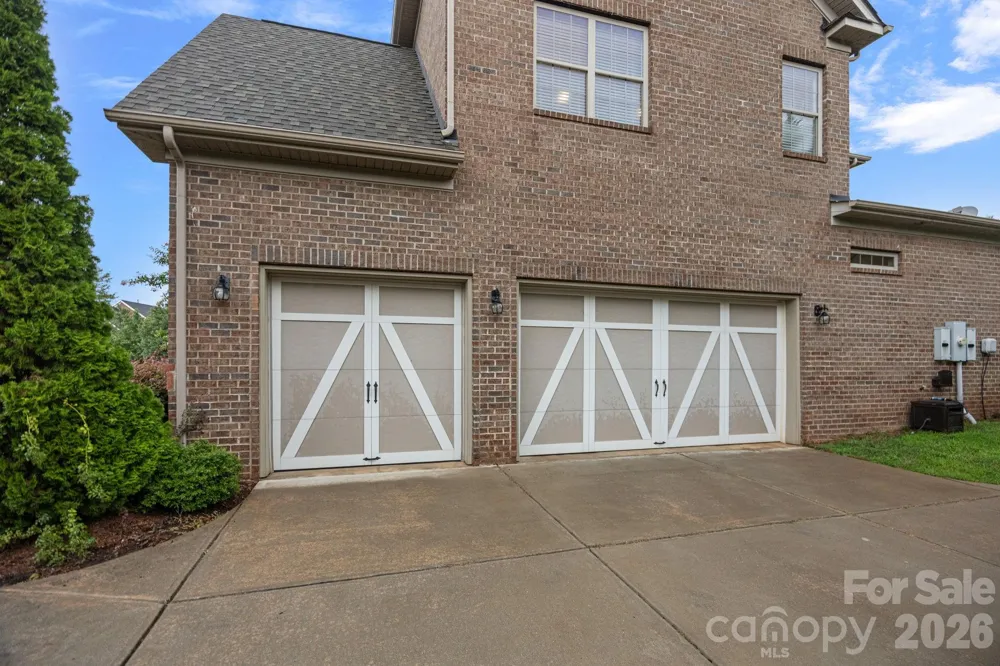 8211 Caesars Head Drive Waxhaw, NC 28173