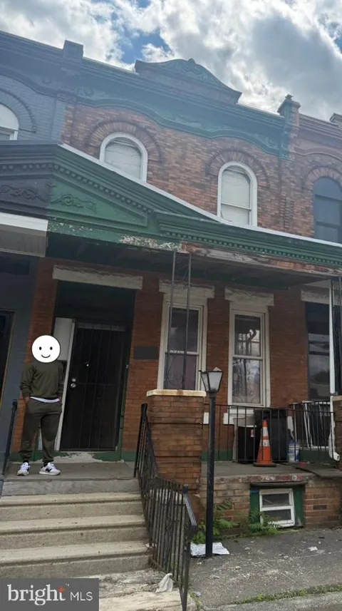 1118 W TIOGA STREET