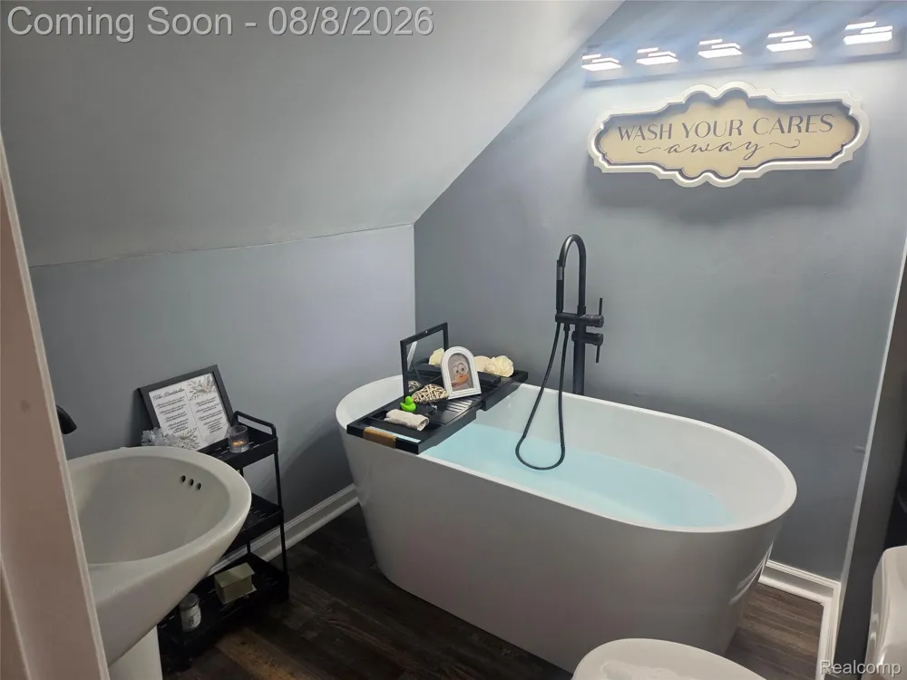 19805 Lexington Redford Charter Township, MI 48240