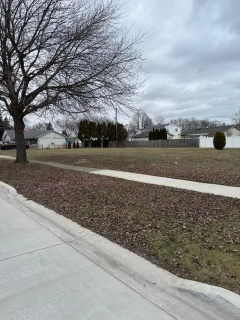 1234 John L Drive Monroe, MI 48162