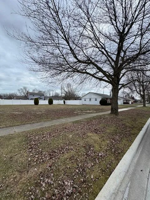 1234 John L Drive Monroe, MI 48162