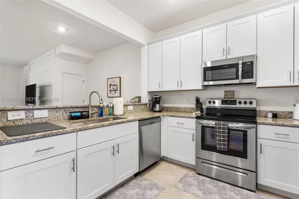 14275 PINE LODGE LN Other City - In The State Of Florida, FL 33913