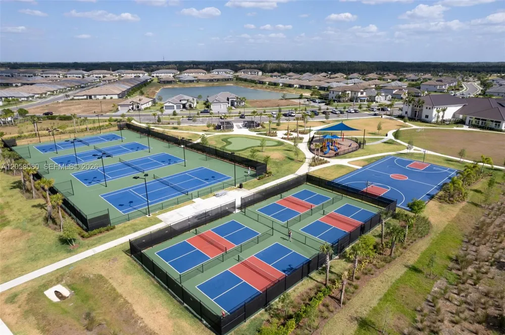 14275 PINE LODGE LN Other City - In The State Of Florida, FL 33913