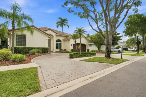 845 Bayside Lane