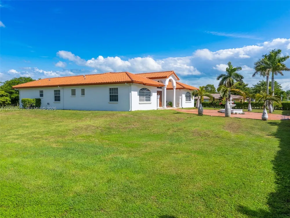 23800 SW 207th Ave Homestead, FL 33031