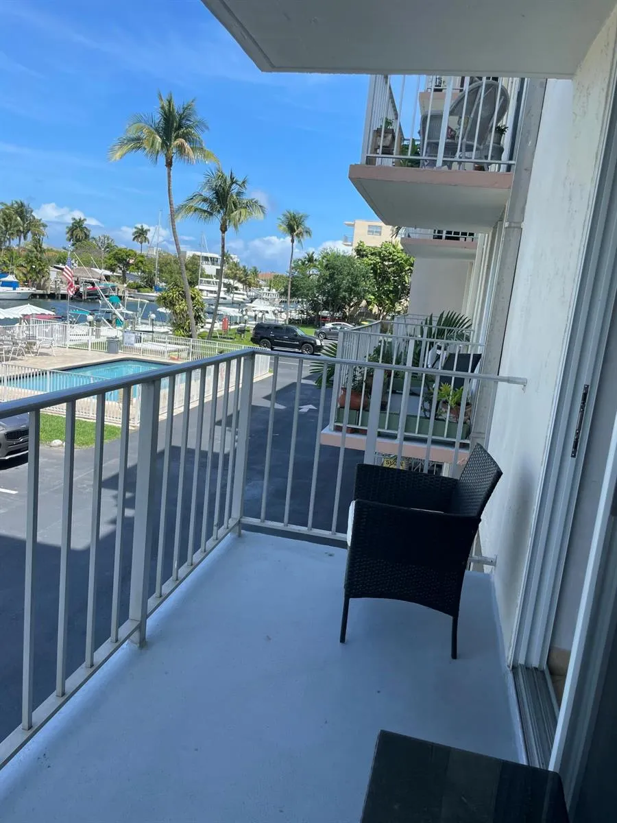 1731 SE 15TH STREET #206 Fort Lauderdale, FL 33316