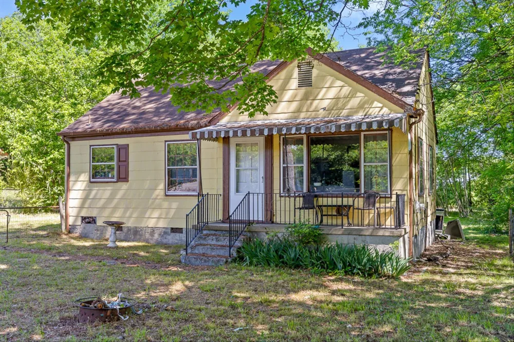 591 W Cloud Springs Road Rossville, GA 30741