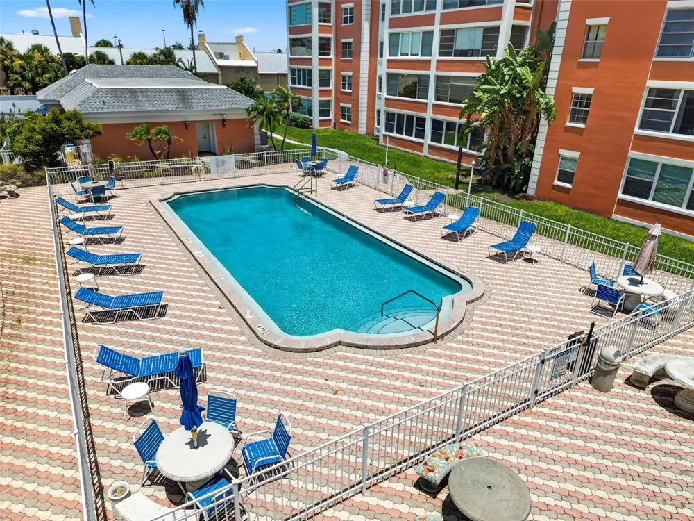 6960 20TH AVENUE #105 St Petersburg, FL 33710