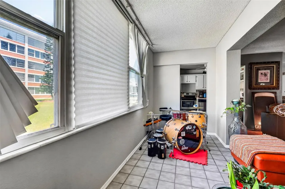 6960 20TH AVENUE #105 St Petersburg, FL 33710