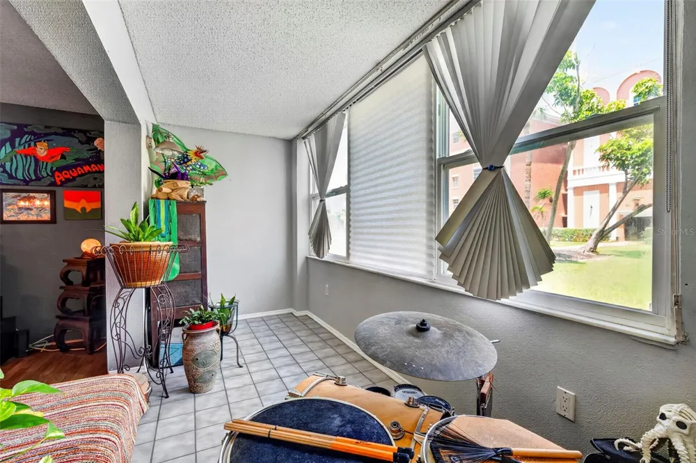 6960 20TH AVENUE #105 St Petersburg, FL 33710