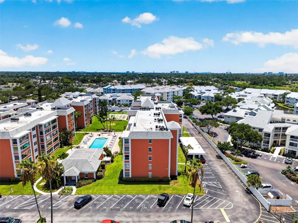 6960 20TH AVENUE #105 St Petersburg, FL 33710