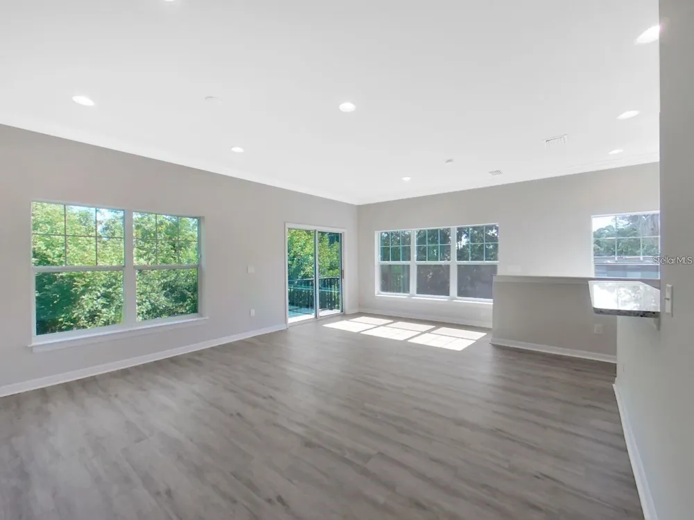 8303 KING BLOSSOM COURT Tampa, FL 33615