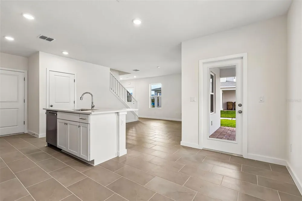 2712 MEADOW CREST DRIVE St Cloud, FL 34773