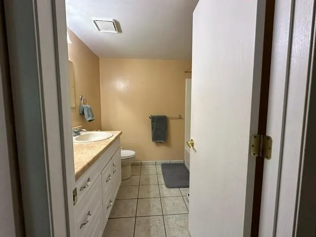 1389 Berry Ridge Road #103 Eagan, MN 55123