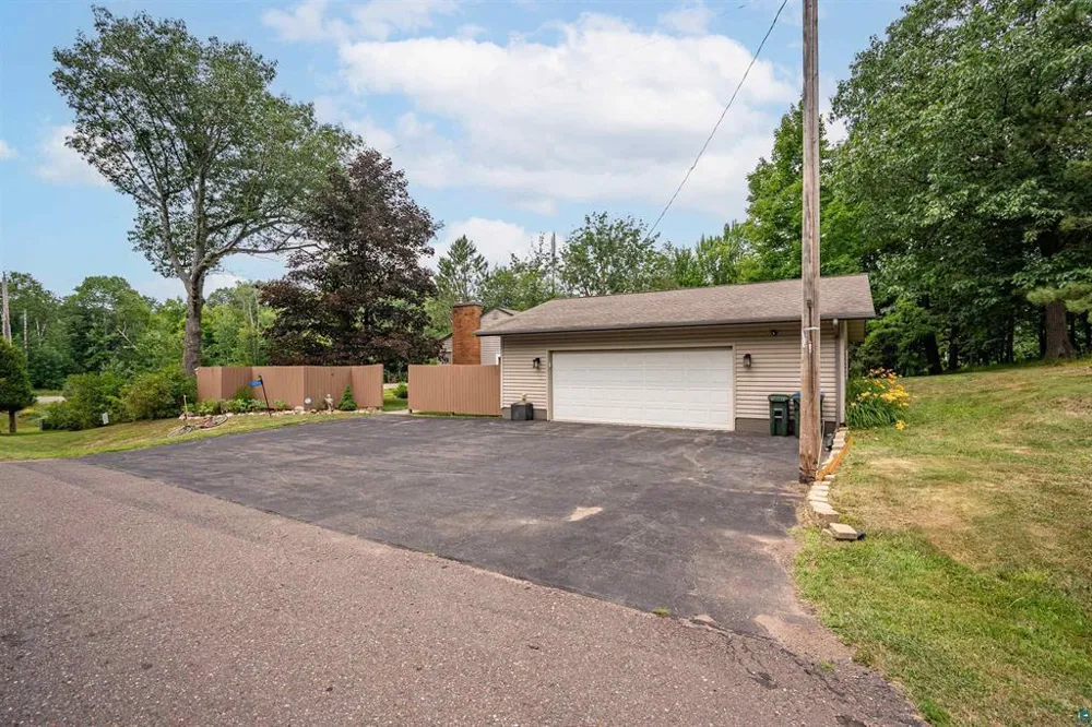 1295 Gault Road Wrenshall, MN 55797