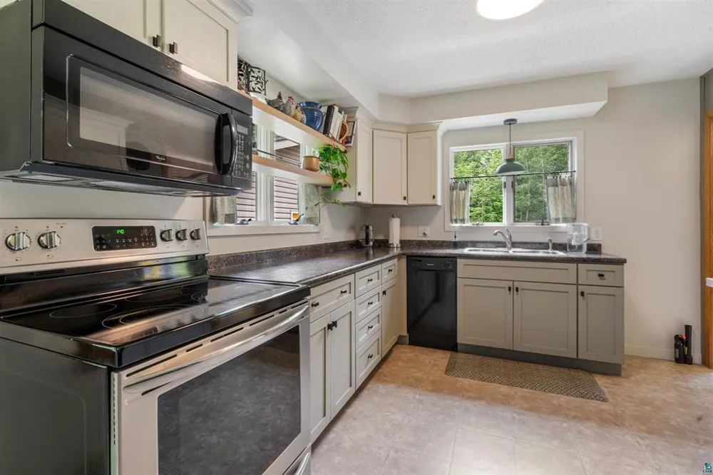 1295 Gault Road Wrenshall, MN 55797