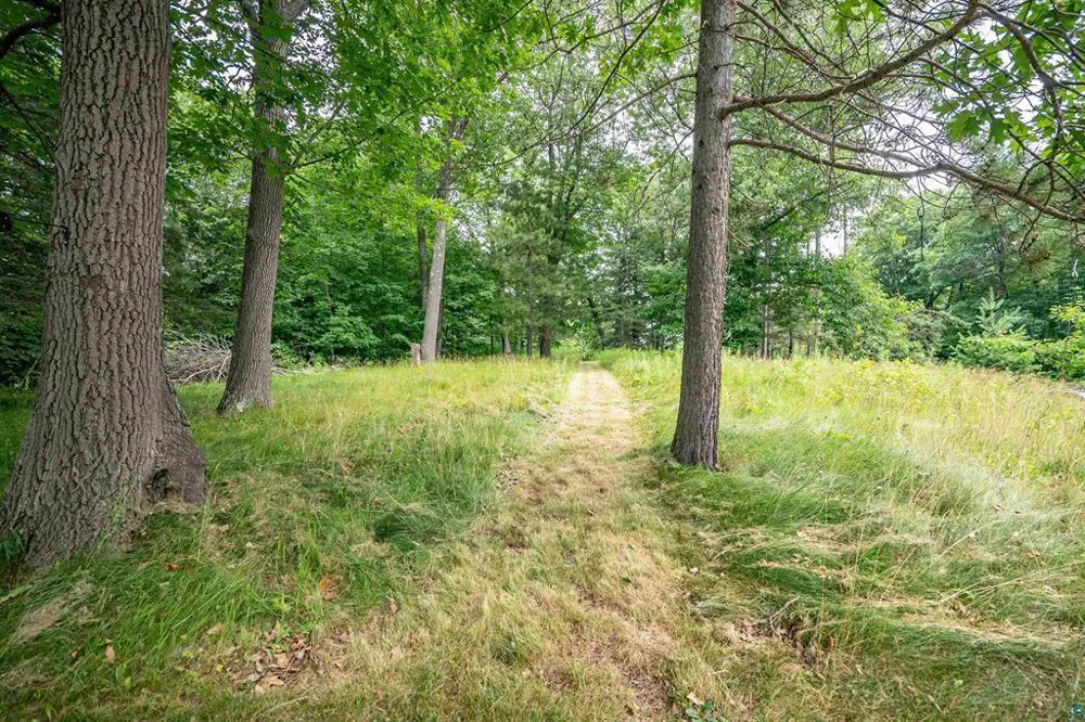 1295 Gault Road Wrenshall, MN 55797