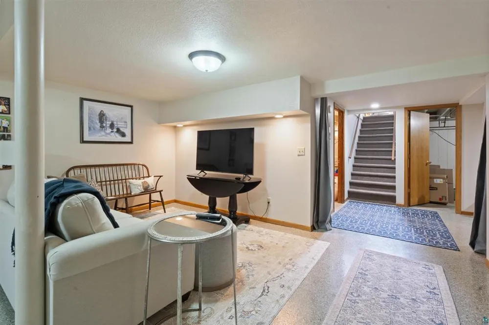 1295 Gault Road Wrenshall, MN 55797