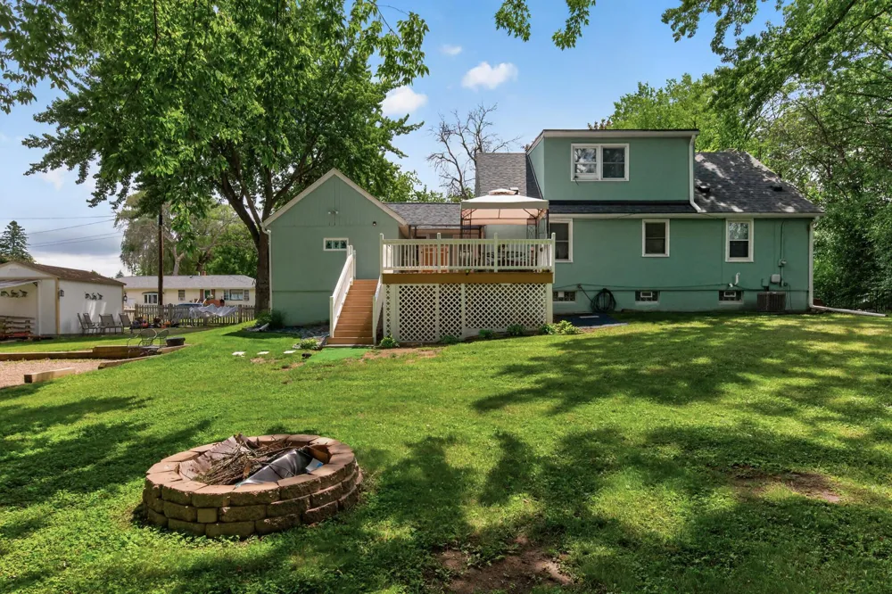 6044 48th Street Oakdale, MN 55128