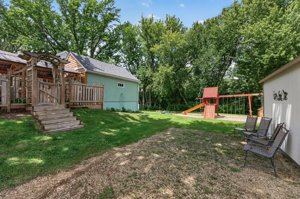 6044 48th Street Oakdale, MN 55128
