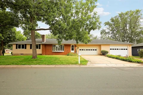 816 Maple Street