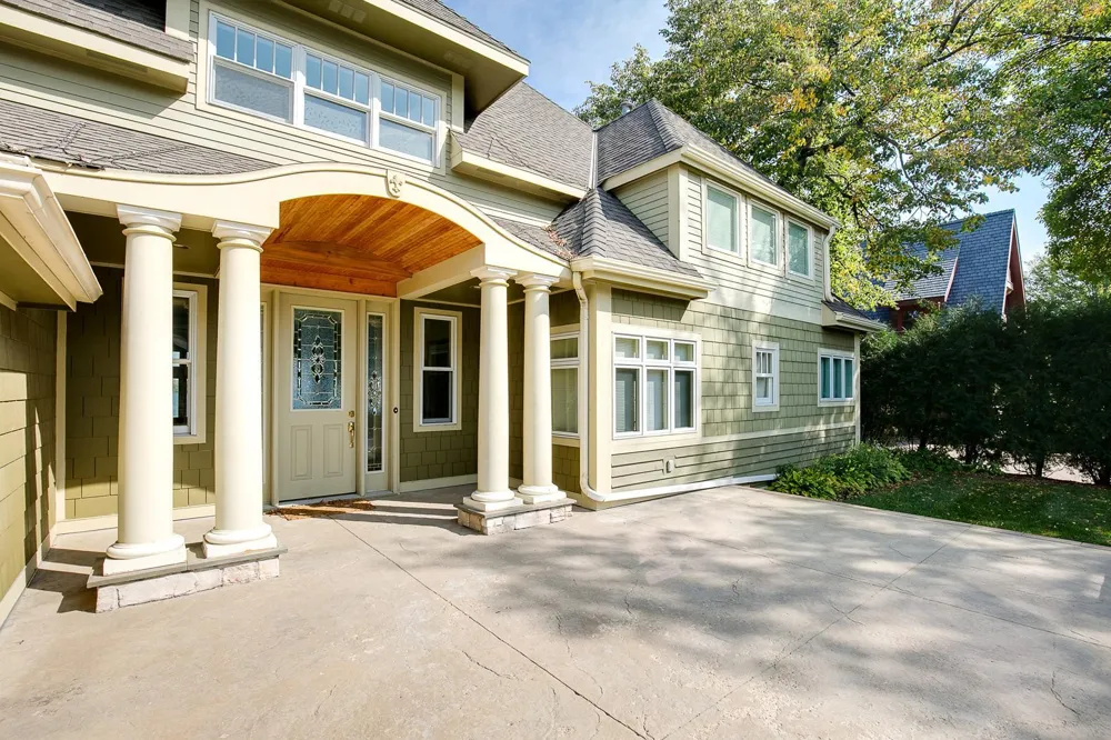 26170 Birch Bluff Road Excelsior, MN 55331