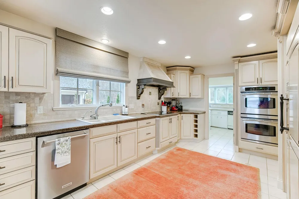 26170 Birch Bluff Road Excelsior, MN 55331