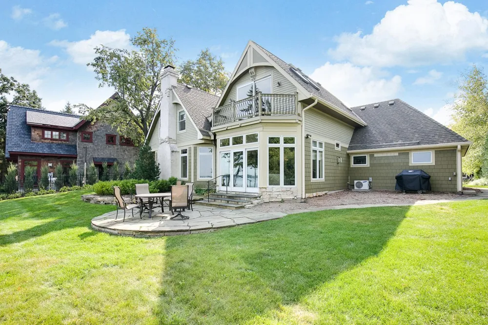 26170 Birch Bluff Road Excelsior, MN 55331