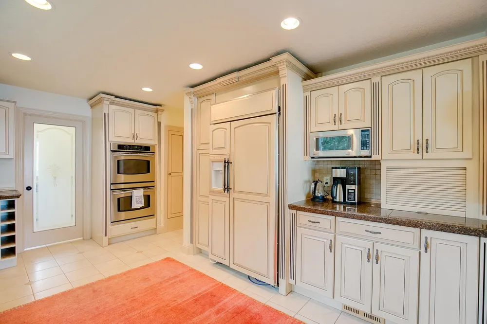 26170 Birch Bluff Road Excelsior, MN 55331