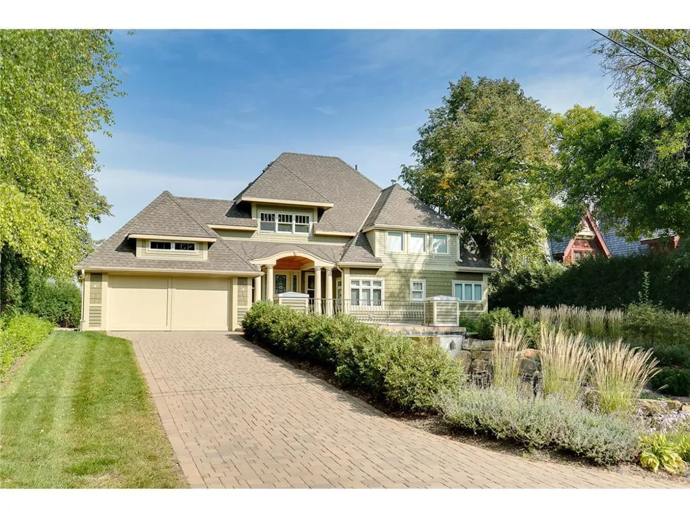 26170 Birch Bluff Road Excelsior, MN 55331