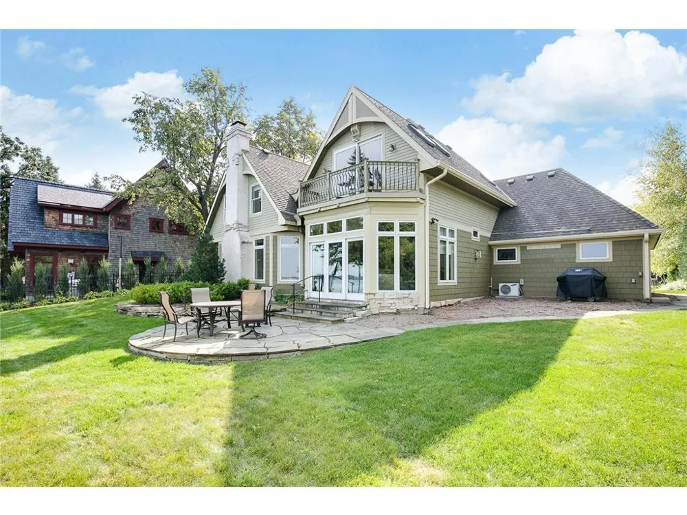26170 Birch Bluff Road Excelsior, MN 55331